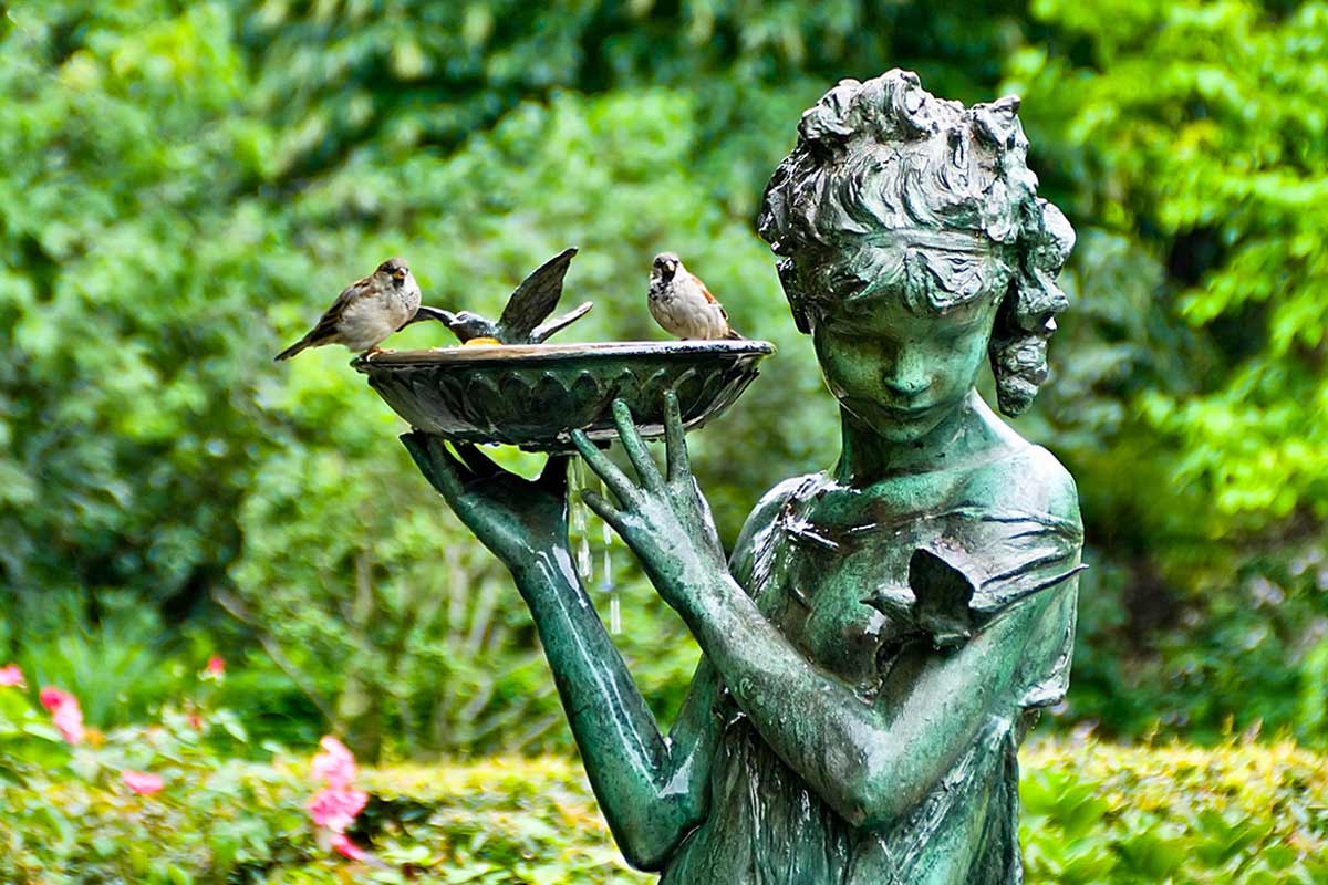 Изысканные садовые скульптуры для украшения вашего сада